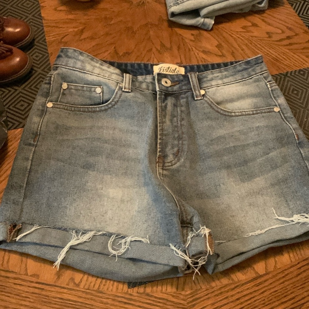 Cut off Jean shorts